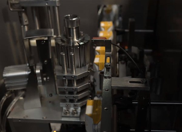 Line machine made fruit juice in paper box 200ml